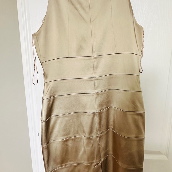 Dress by Jax sz 12 gold - Picture 3 of 3